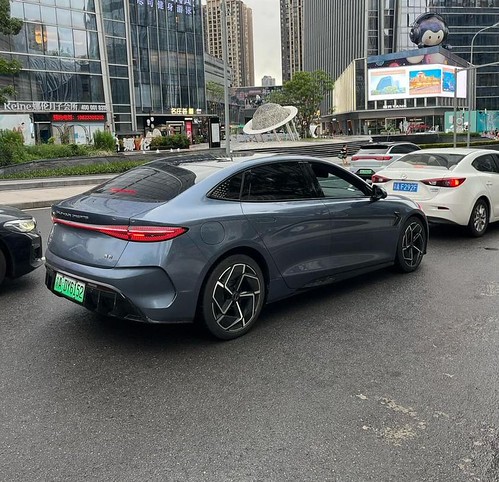 45,000 BYD, Tesla, atau VW? Analisis Investasi Mobil Listrik untuk Orang Indonesia