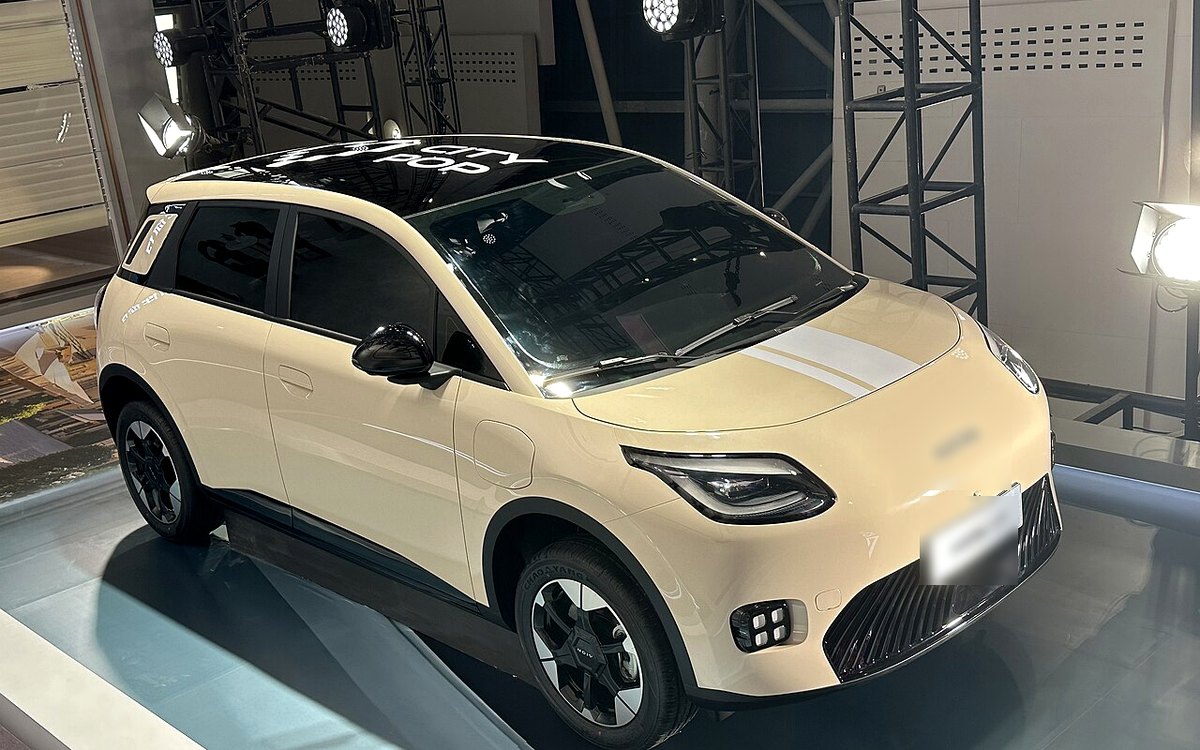 GAC Aion UT vs BYD Dolphin: Pilih Hatchback Murah atau SUV Terbukti?