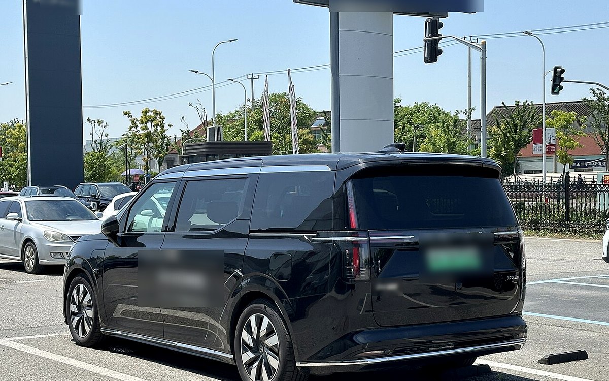 Biaya Cas Zeekr 009 di Rumah: Hitung Pemakaian Bulanan MPV Listrik Mewah