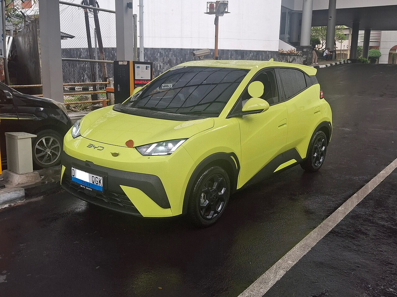 Biaya Cas BYD Atto 1 di Rumah: Hitung Penghematan vs Bensin Bulanan