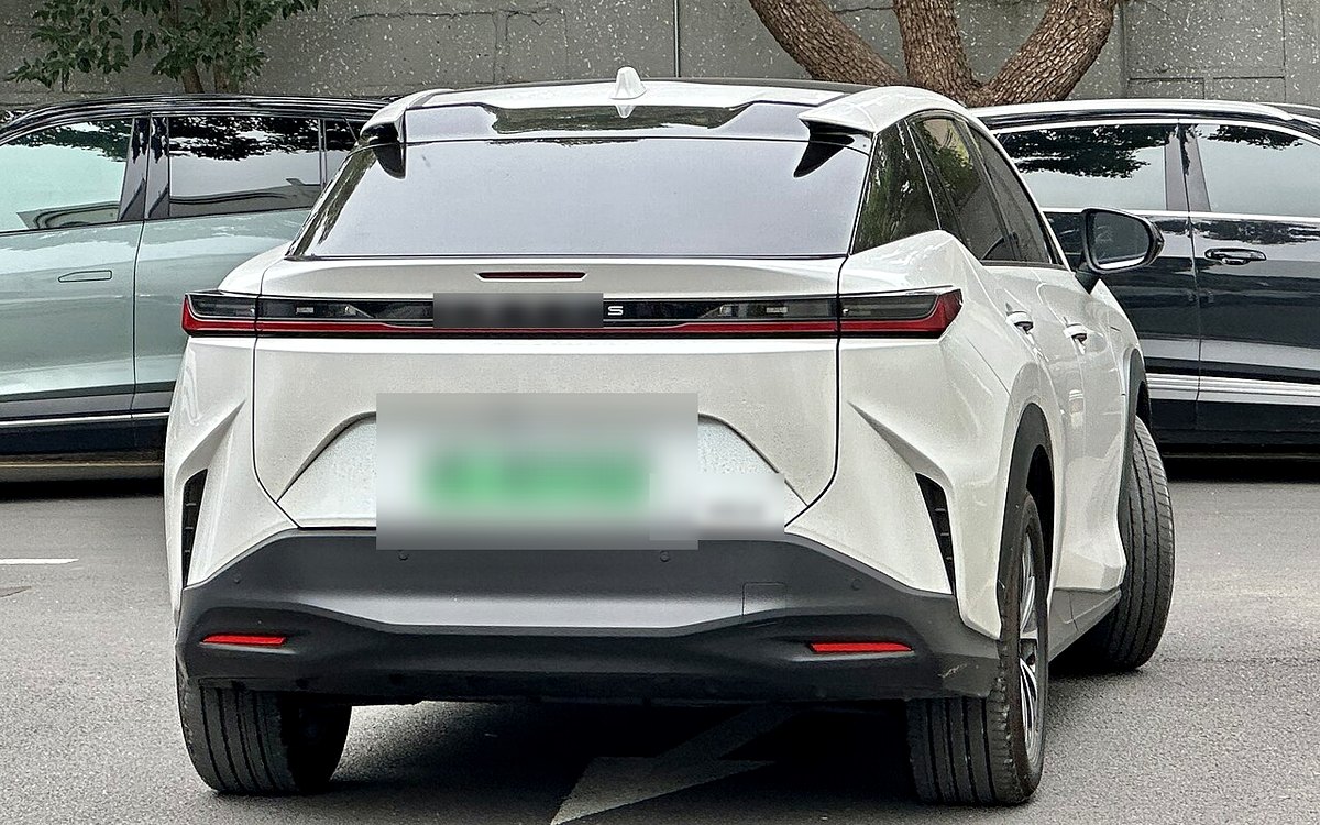 Lexus RZ 450e: Biaya Cas di Rumah Rp 400 Ribuan? Hitung Detailnya